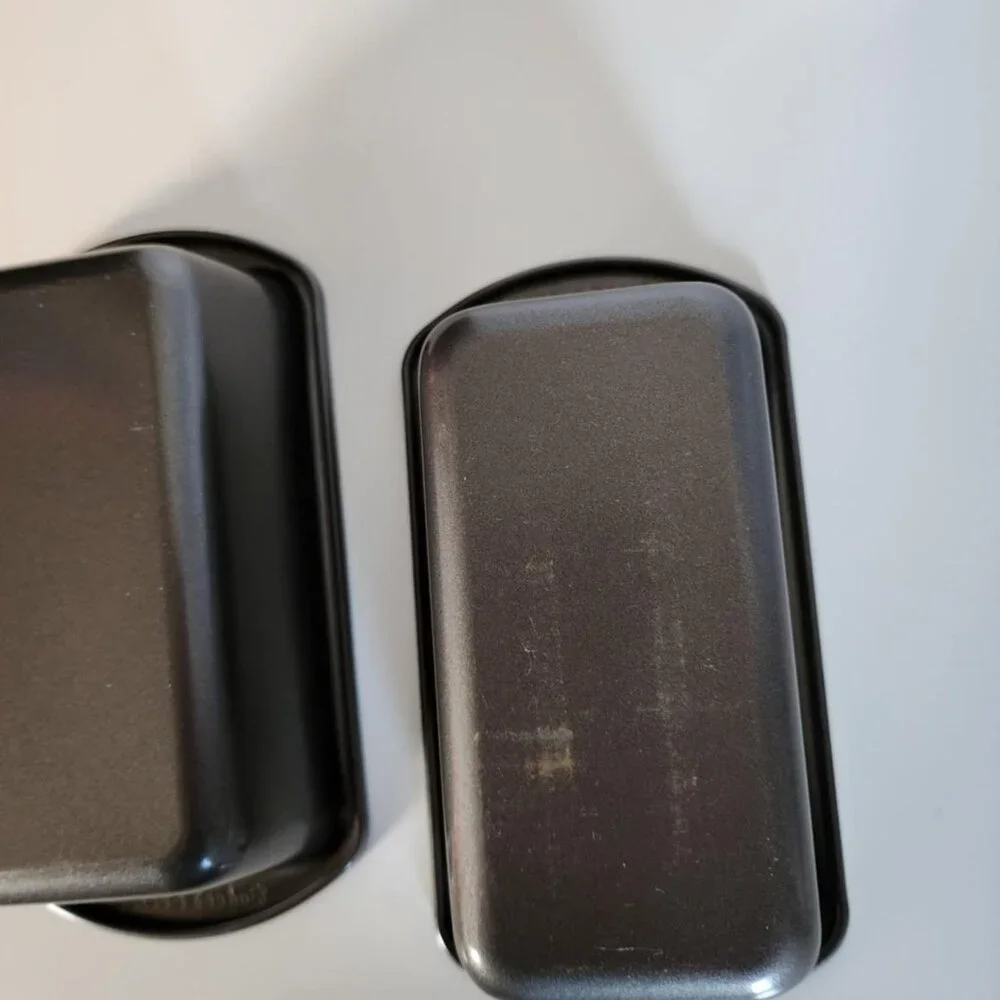EUC Bakers Secret Small Bread Pans (set of 2)